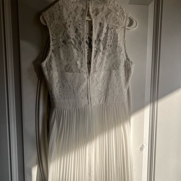 Off white Dress - Picture 5 of 7